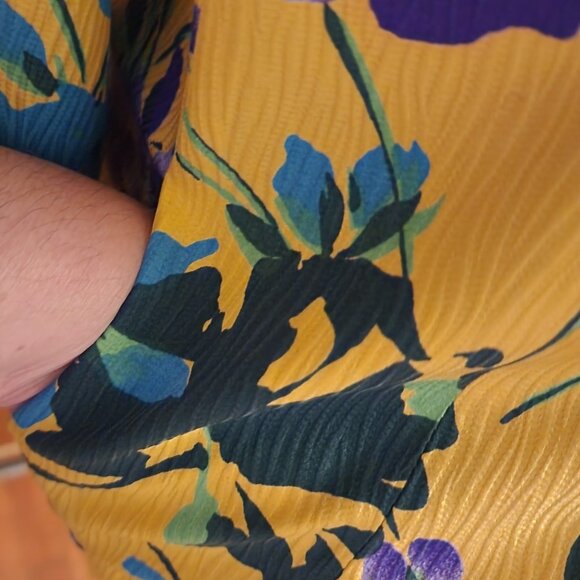 Amazing Vintage 1980's Valentino "Miss V" 2-Piece Floral Silk Skirt Suit - Picture 12 of 16